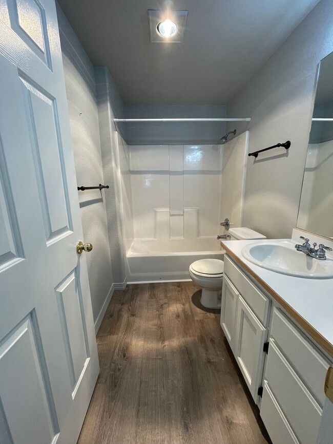 Building Photo - 1546-1548 Skyhawk Ridge