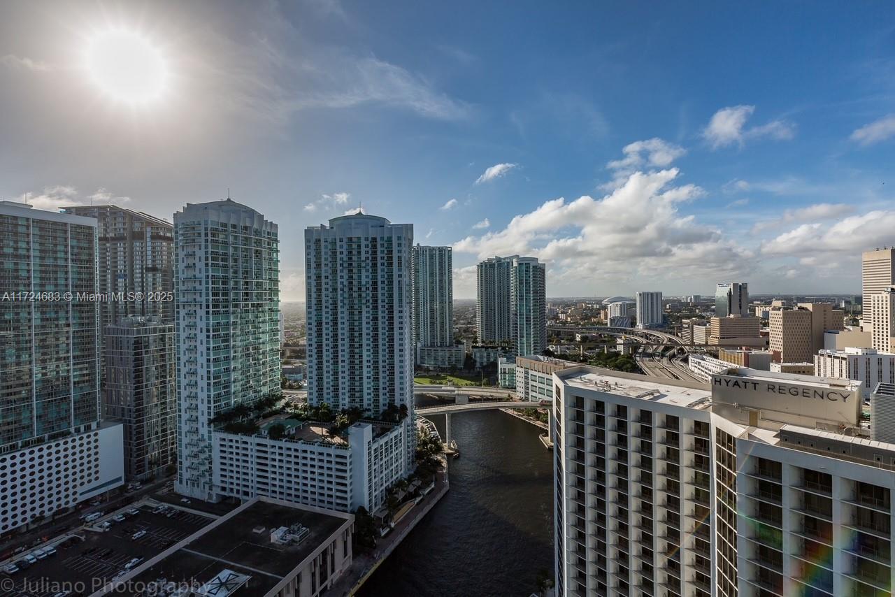 Building Photo - 200 Biscayne Boulevard Way