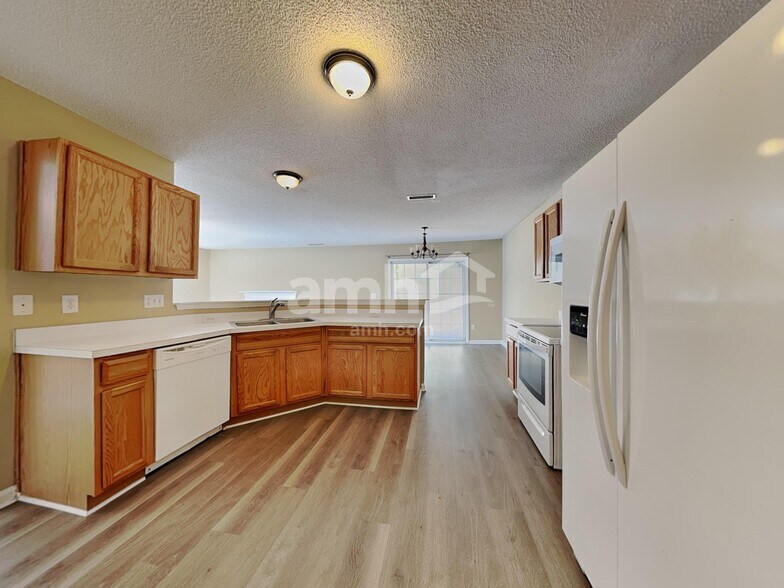 Building Photo - 2208 Tucca Way