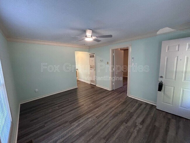 Building Photo - 177 S Maple St