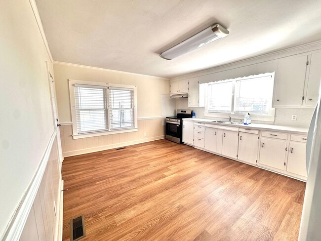 Building Photo - 2278 Old Creek Rd