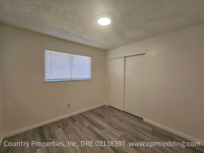 Building Photo - Updated 3-Bedroom House with Large Yard Coming Available April 1!