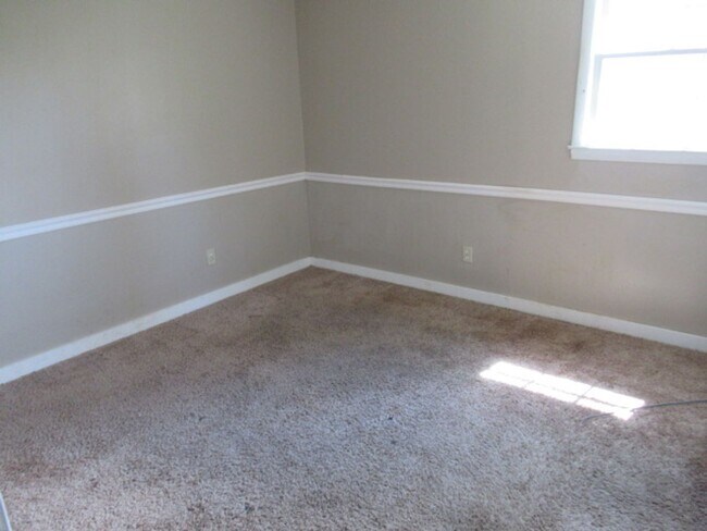 Building Photo - 3bd, 2ba. with carport