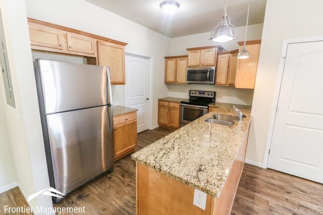 Building Photo - Fremont 4-Plex