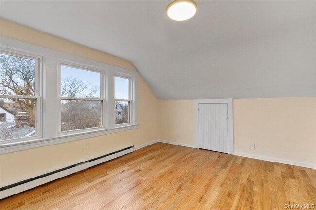 Building Photo - 116 Corlies Ave