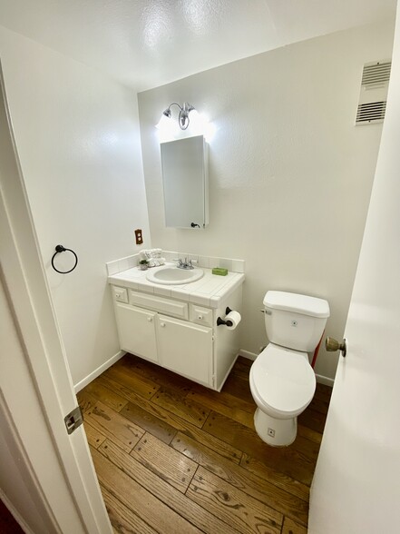 guest bathroom - 15059 Sherman Way