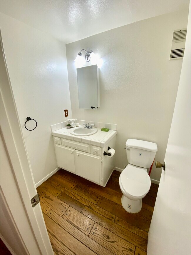 guest bathroom - 15059 Sherman Way