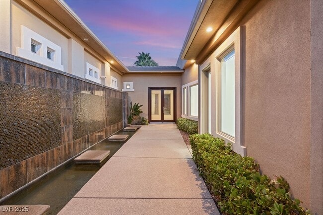 Building Photo - 540 Regents Gate Dr