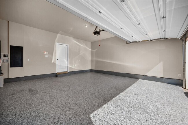 Building Photo - 3500 Brentwood Dr