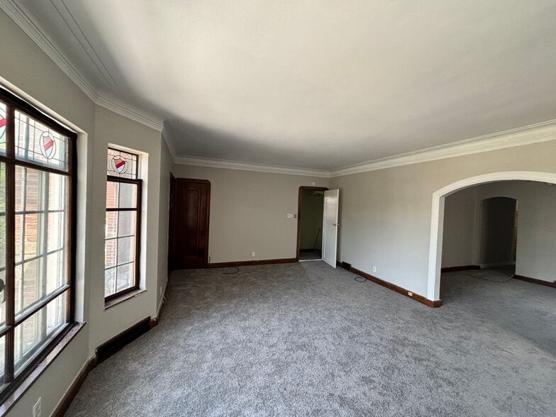 Building Photo - 2943 Leslie St