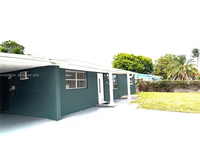 Building Photo - 2721 NW 25th St