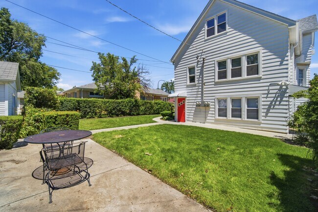 Building Photo - 7314 N Crawford Ave