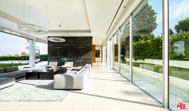 Building Photo - 642 Perugia Way