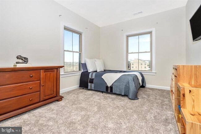 Building Photo - 9112 Kenway Ln