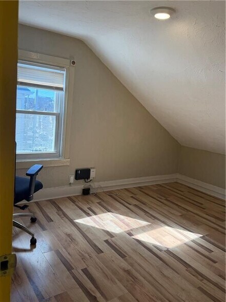 Building Photo - 69 Hope St