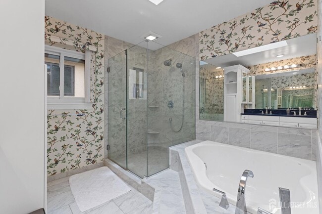 Building Photo - 130 Sayre Dr