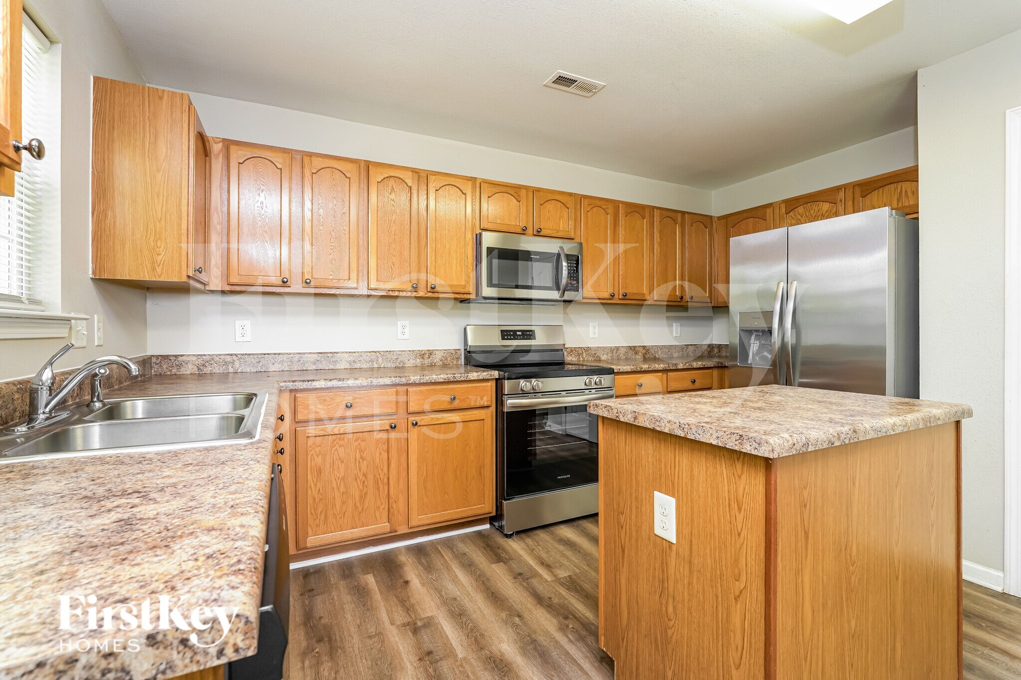 Building Photo - 165 Salem Trail Ct