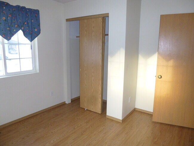 Building Photo - Cute 2 bedroom, two bath condo in Columbia Falls