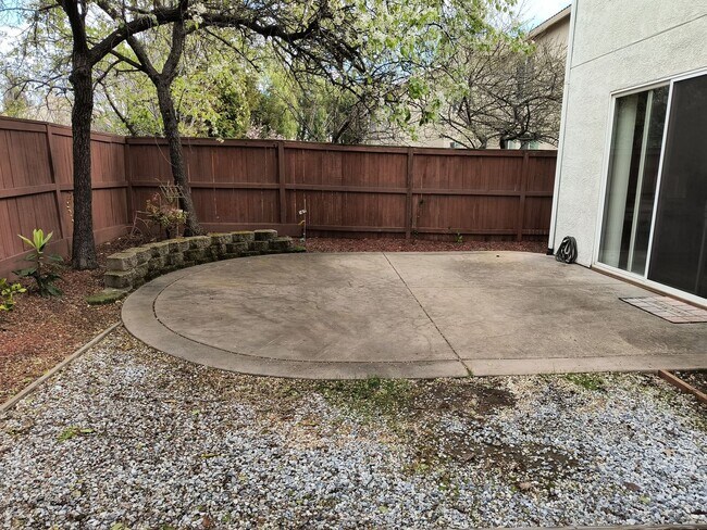 Building Photo - 4 Bedroom 3 Bathroom In Rocklin!