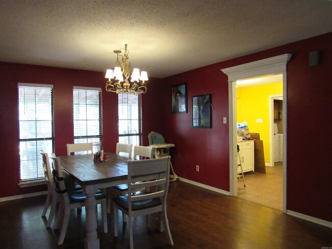 Building Photo - 32 Cinderwood Cove