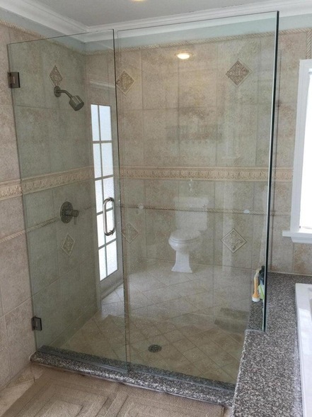 Building Photo - 4610 Pine Tree Dr