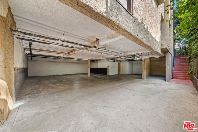 Building Photo - 906 Kings Rd