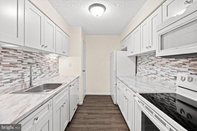 Building Photo - 5300 Holmes Run Pkwy
