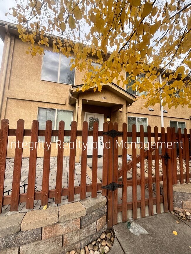 Primary Photo - 4001 E 16th Ave