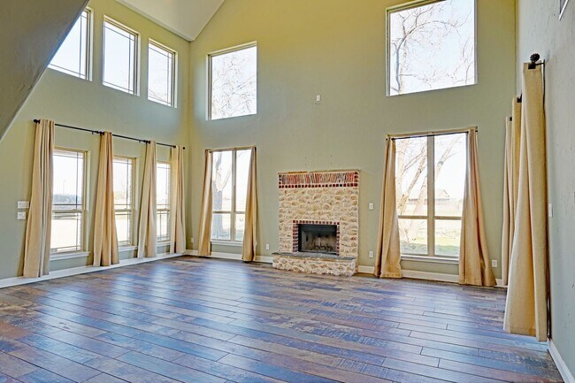 Building Photo - 10720 FM1385