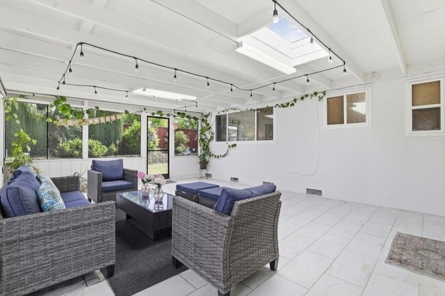 Building Photo - 1714 Woodridge Way