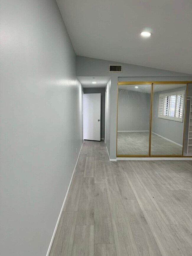 Building Photo - Stunning Single-Story Granada Hills Pool Home | 3 Bed | 2 Bath | 2,500 Sq Ft