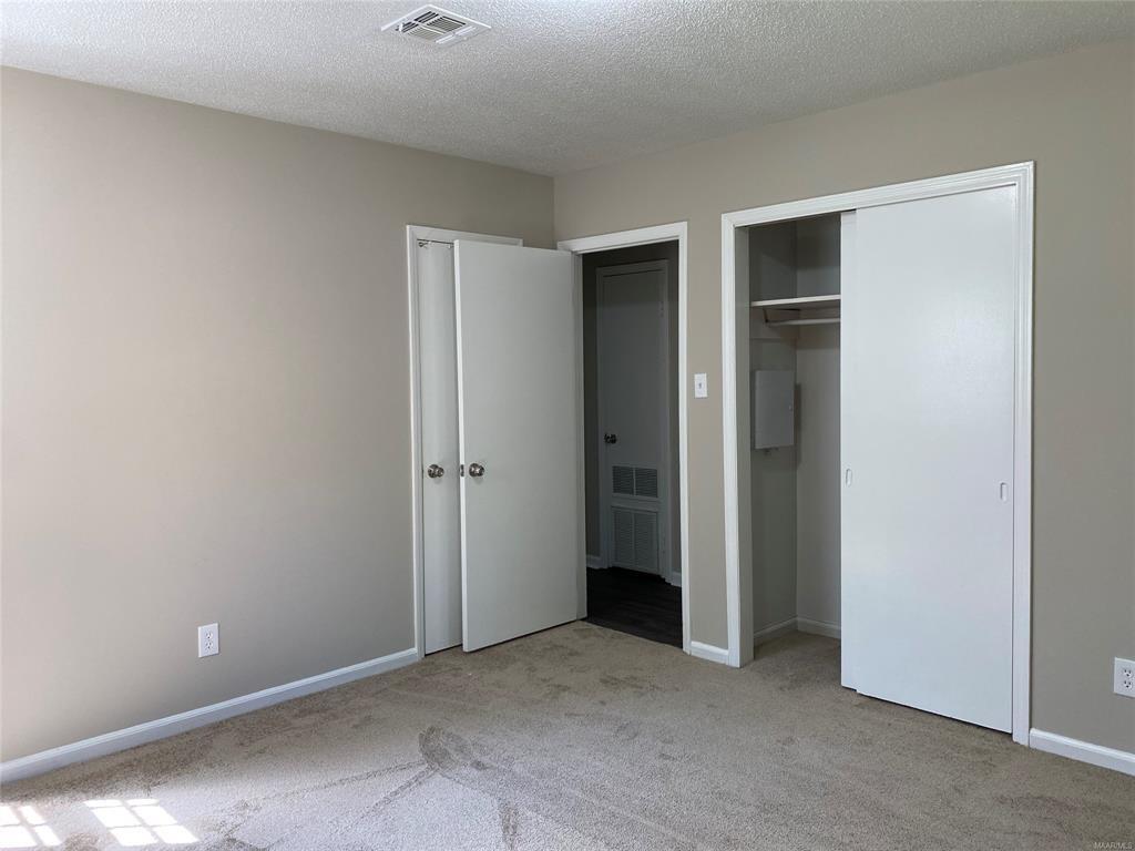 Building Photo - 306 Oakwild Dr
