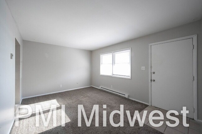 Building Photo - "Charming 2-Bedroom Retreat with 800 Sq. Ft. of Comfort in New Palestine!"