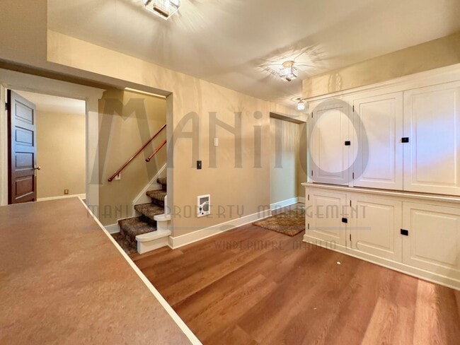 Building Photo - South Hill Swank