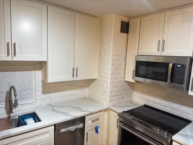 Kitchen - 1636 N Wells St