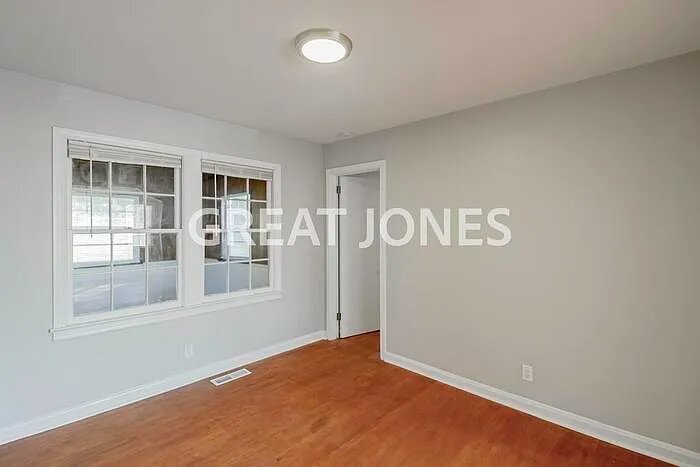 Building Photo - 8329 8th Ave S