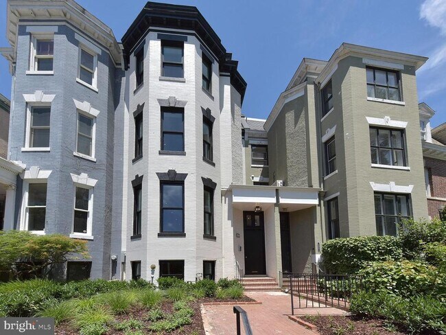 Building Photo - 1963 Biltmore St NW