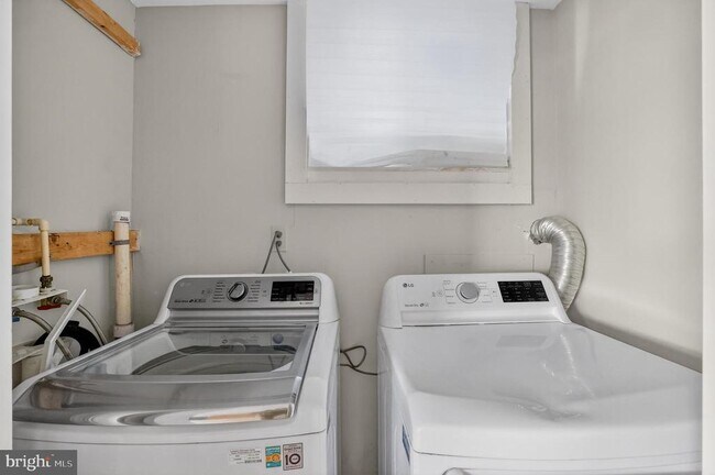 Building Photo - 3309 Martin Luther King Jr Ave SE