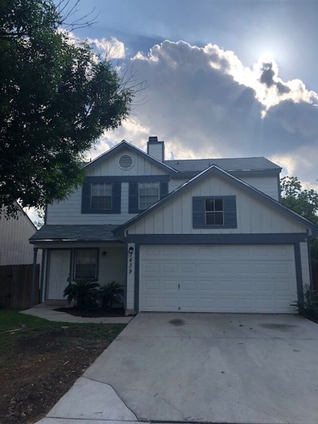 Building Photo - Great home in Northwest SA