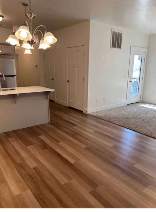 Building Photo - ? For Rent: Beautiful 3-Bedroom, 2-Bathroo...