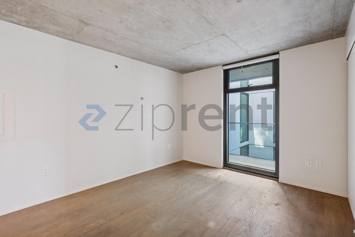 Building Photo - 8 Octavia St