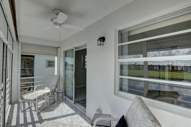 Building Photo - 998 Normandy Trail