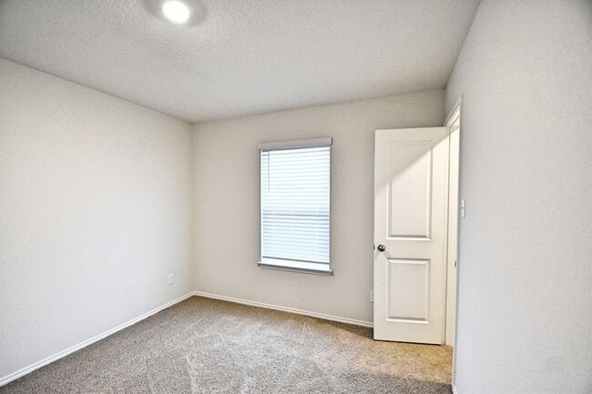 Building Photo - 2934 Wolfcreek