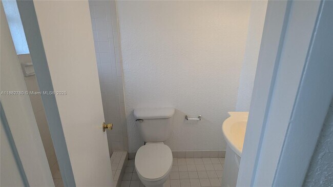 Building Photo - 8650 SW 67th Ave