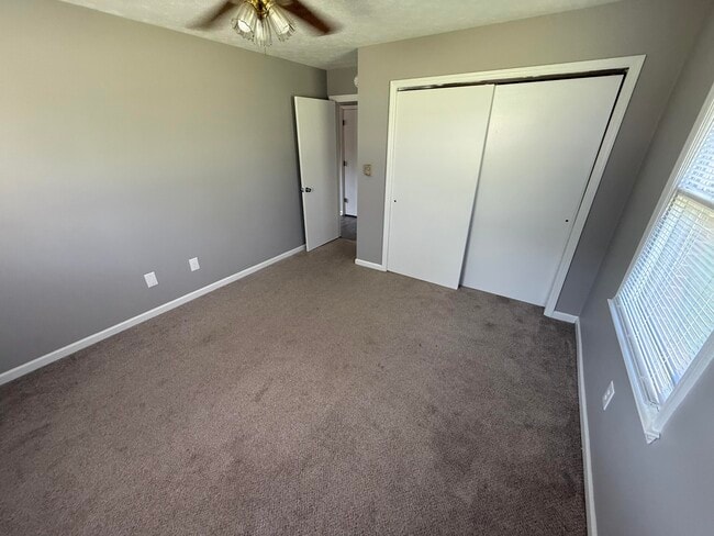 Building Photo - 315 Garden Park Dr