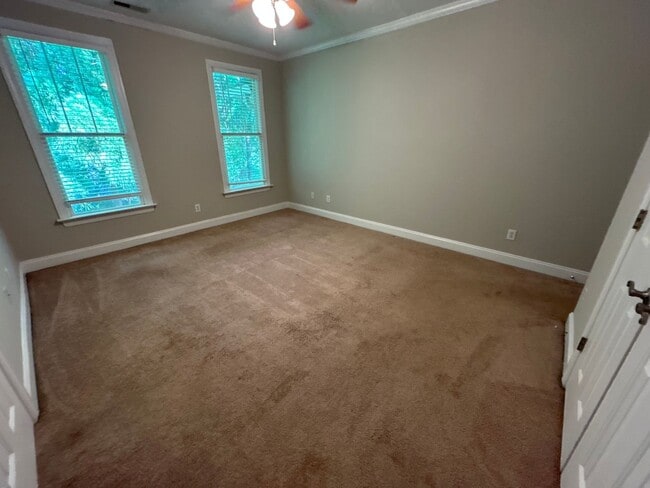 Building Photo - 3 Bedroom | 3.5 Bathroom Raleigh Townhome