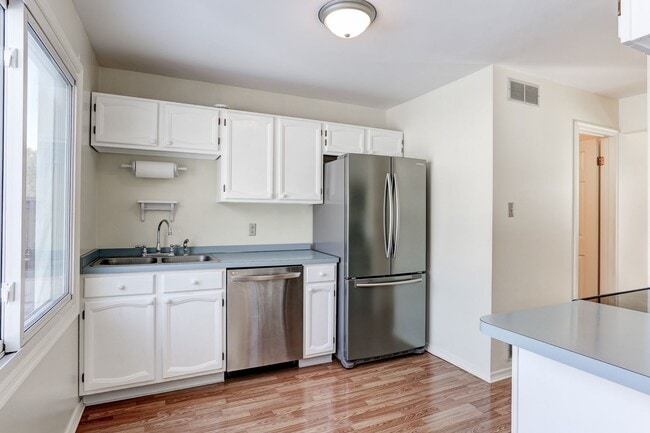 Building Photo - 3 Bedroom 1.5 bath home in Etters