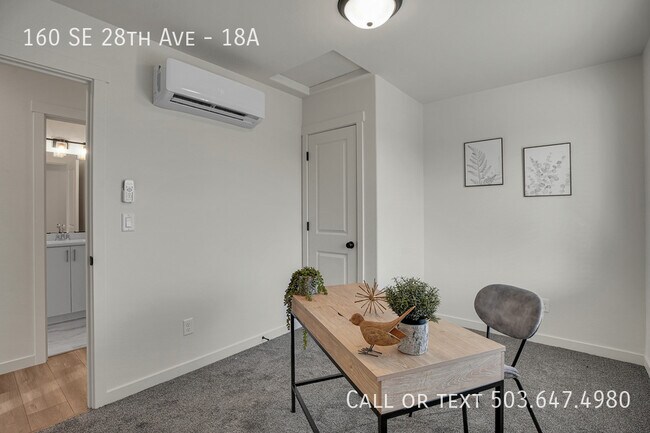 Building Photo - 160 SE 28th Ave