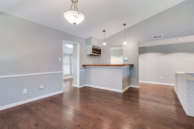Building Photo - 4552 Fremont Ln