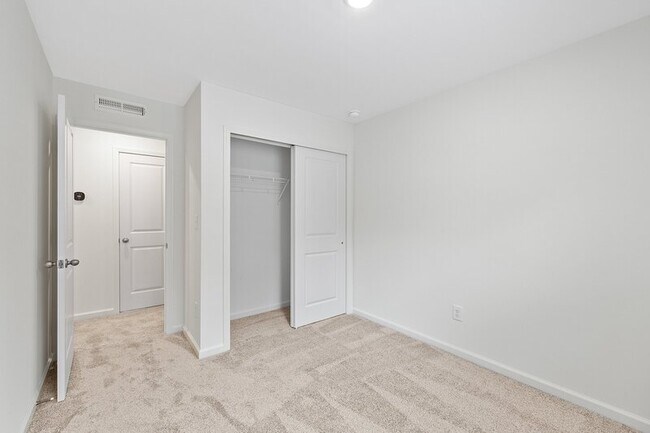 Building Photo - 3063 Spline Cir